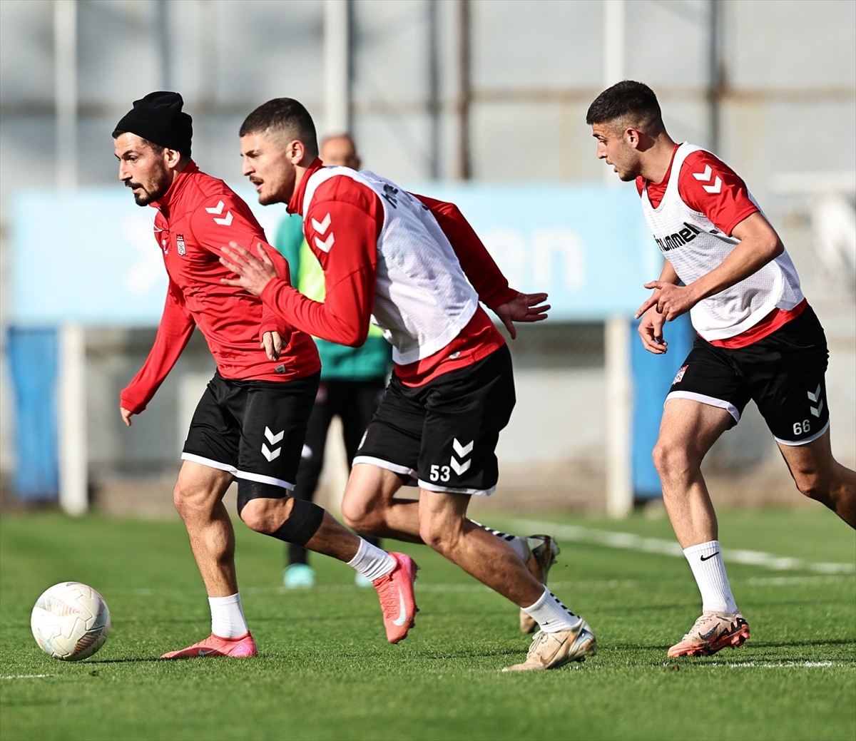 Net Global Sivasspor, Trendyol Süper Lig'in 31. haftasında 13 Nisan Pazar günü evinde Fenerbahçe...