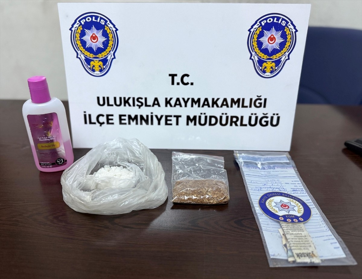 Niğde'de düzenlenen uyuşturucu operasyonunda gözaltına alınan 6 zanlıdan 2'si tutuklandı....