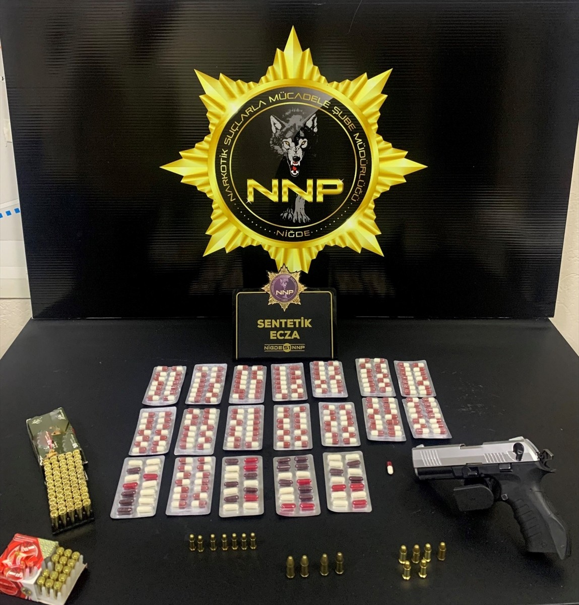 Niğde'de düzenlenen uyuşturucu operasyonunda gözaltına alınan 6 zanlıdan 2'si tutuklandı....