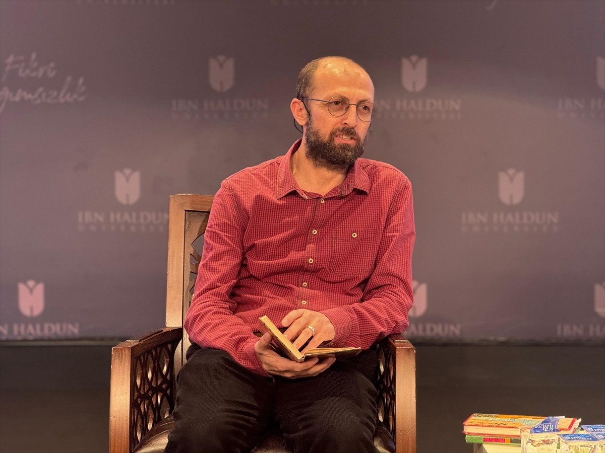 "Dilsiz", "Miraciyye Saklı Miras" ve "Maşuk'un Nefesi" filmlerine imza atan yönetmen, senarist ve...