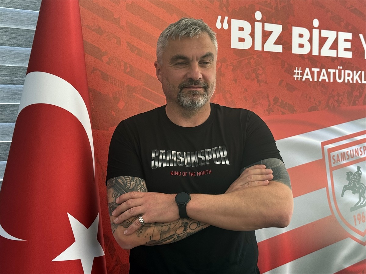 Reeder Samsunspor'un teknik direktörü Thomas Reis, Nuri Asan Tesisleri'nde düzenlediği haftalık...