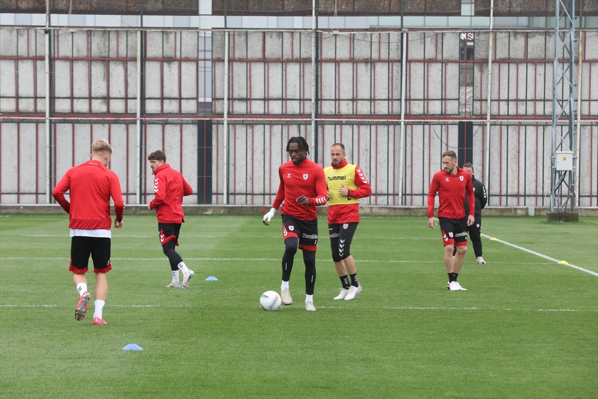 Reeder Samsunspor, Trendyol Süper Lig'in 30. haftasında deplasmanda Onvo Antalyaspor ile yapacağı...