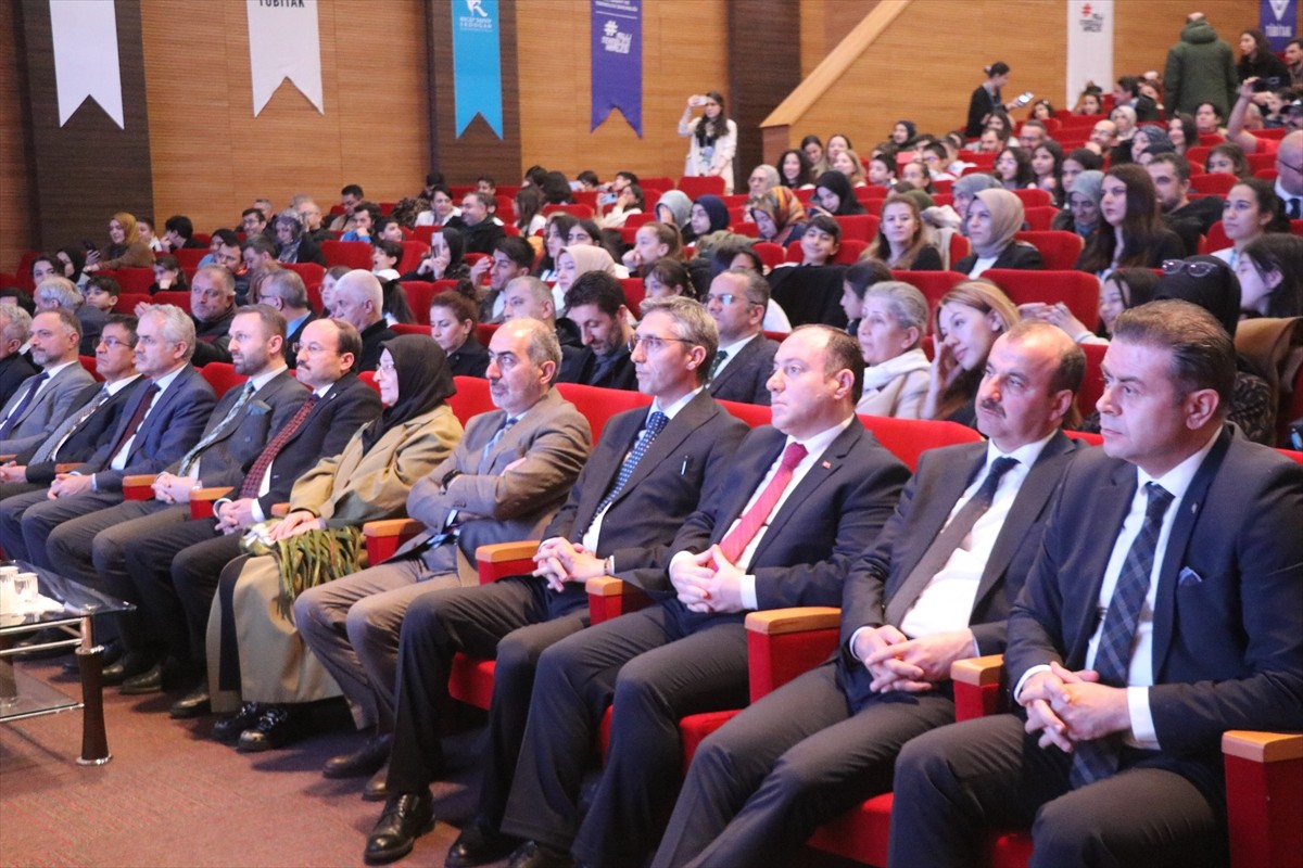 Rize'de, Recep Tayyip Erdoğan Üniversitesi Kongre ve Kültür Merkezi'nde 19. TÜBİTAK Ortaokul...