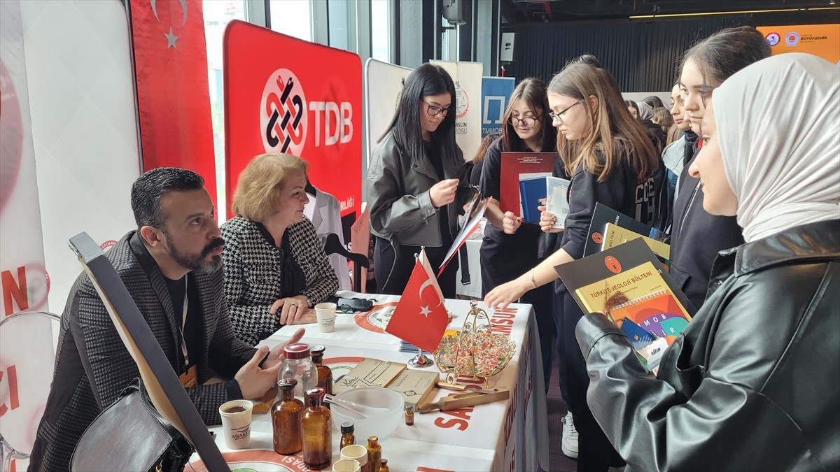 Samsun'da "Akademik Meslek Tanıtım Günleri" etkinliği devam ediyor.