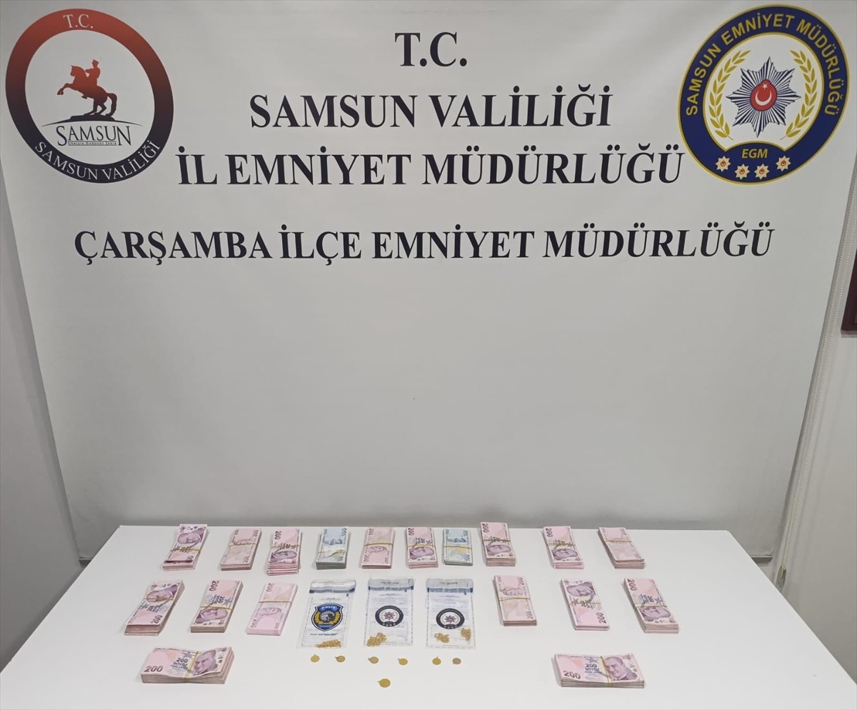 Samsun'un Çarşamba ilçesinde kuyumculara sahte altın satmaya çalışan 2 şüpheli gözaltına alındı....