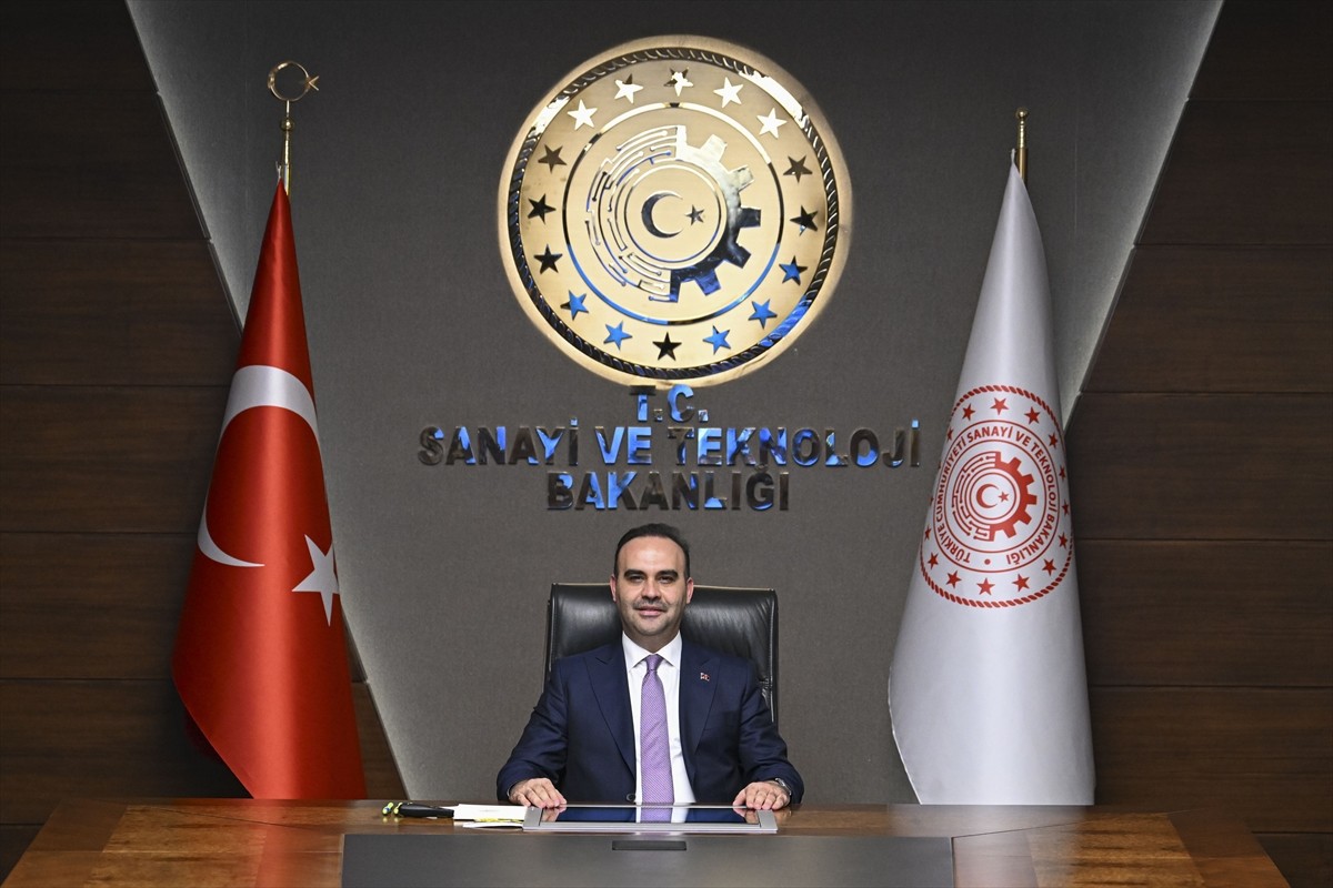 Sanayi ve Teknoloji Bakanı Mehmet Fatih Kacır, organize sanayi bölgelerinde (OSB) kurulacak...