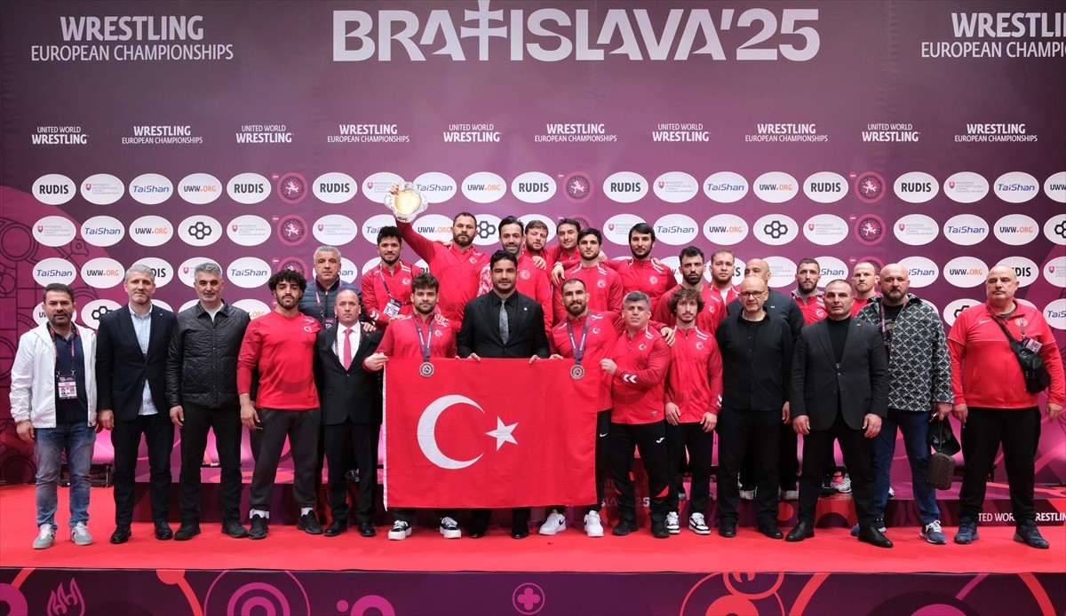 Slovakya'da düzenlenen Avrupa Güreş Şampiyonası'nda erkekler serbest stilde milli sporcular...