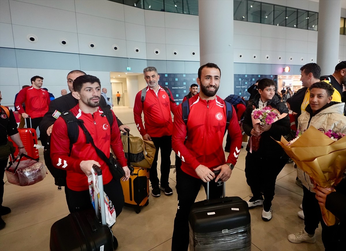 Slovakya'nın başkenti Bratislava'da düzenlenen Avrupa Şampiyonası'nda ikinci olan Grekoromen Güreş...