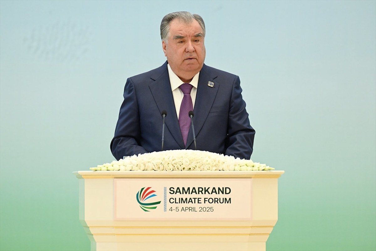 Tacikistan Cumhurbaşkanı İmamali Rahman, Özbekistan'ın Semerkant şehrinde düzenlenen "Küresel...