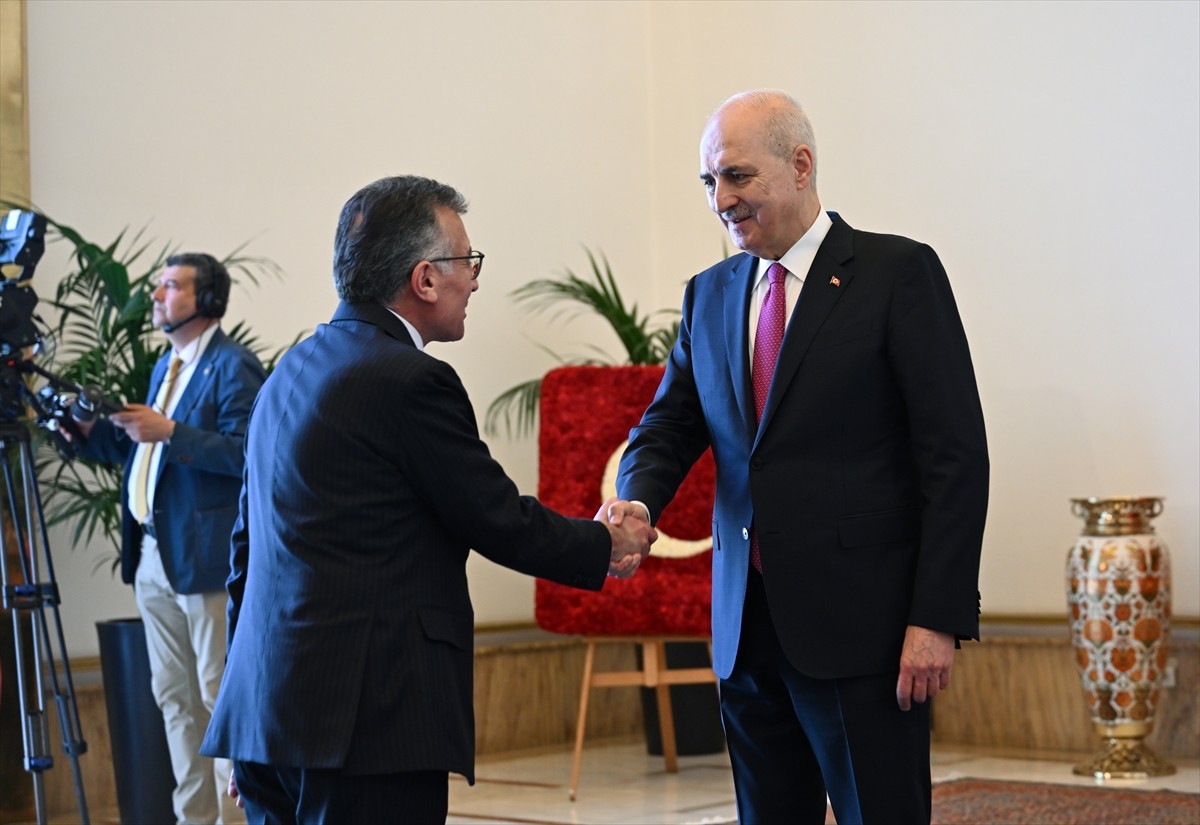 TBMM Başkanı Numan Kurtulmuş (sağda), TBMM'nin açılışının 105. yıl dönümü ile 23 Nisan Ulusal...