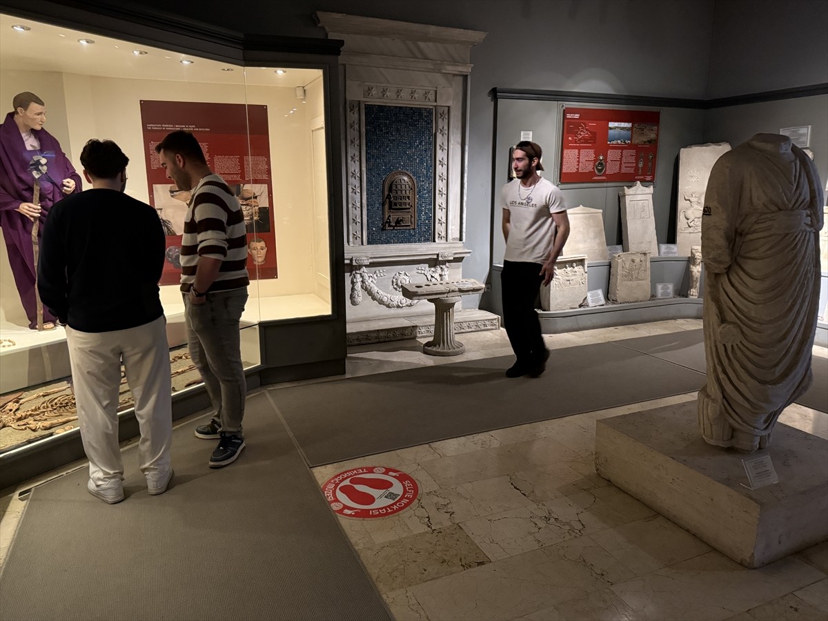 Tekirdağ'da, Turizm Haftası dolayısıyla Namık Kemal Üniversitesi (NKÜ) Turizm ve Otel...