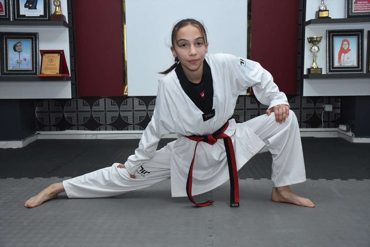 Tekvandoda Türkiye şampiyonluğunun yanı sıra uluslararası dereceleri bulunan 14 yaşındaki milli...