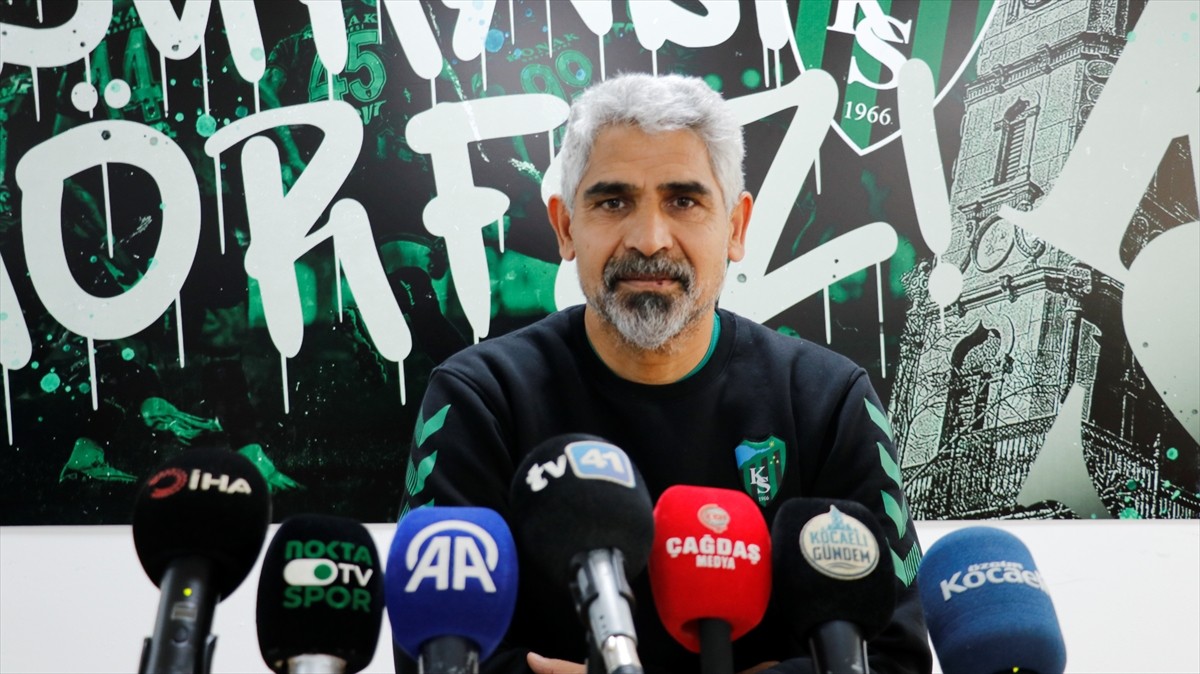 TFF 1. Lig'de şampiyonluğu garantileyen Kocaelispor, sezonun 36. haftasında sahasında Geosis...