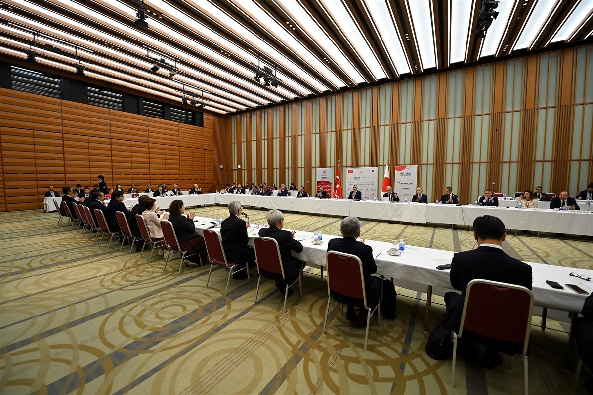 Ticaret Bakanı Ömer Bolat, Osaka EXPO 2025 kapsamında bulunduğu Tokyo'da "Türkiye-Japonya CEO...