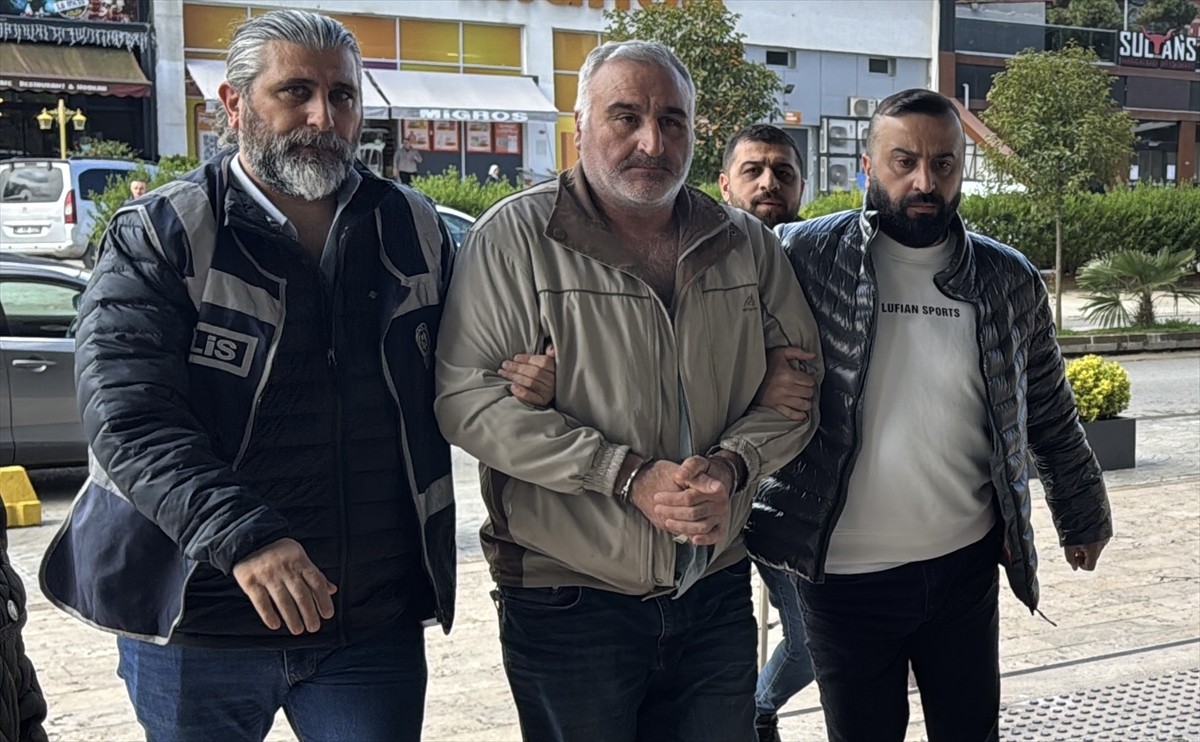 Trabzon'da, dün CHP İl Gençlik Kolları standındaki görevliyi bıçakla yaralayan zanlı...