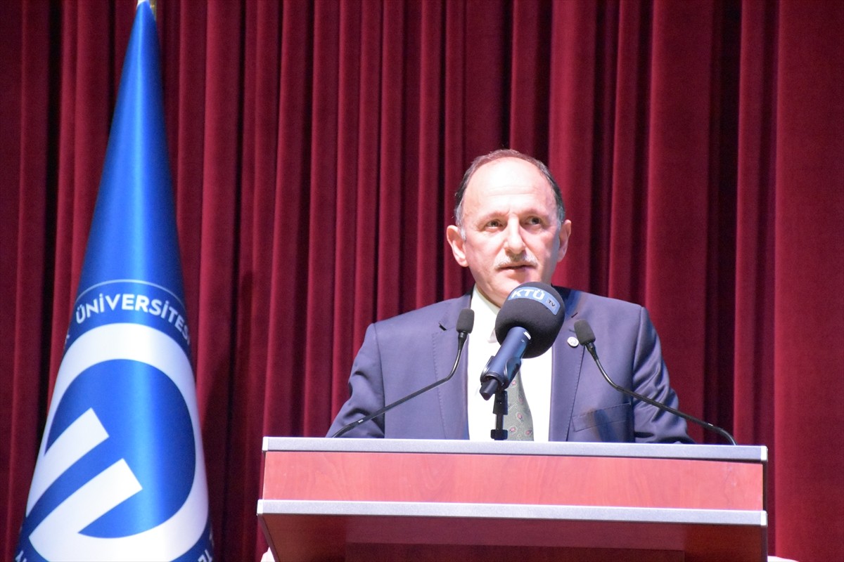 Trabzon'da, Karadeniz Teknik Üniversitesi (KTÜ) Elektrik-Elektronik Kulübü tarafından Prof. Dr....