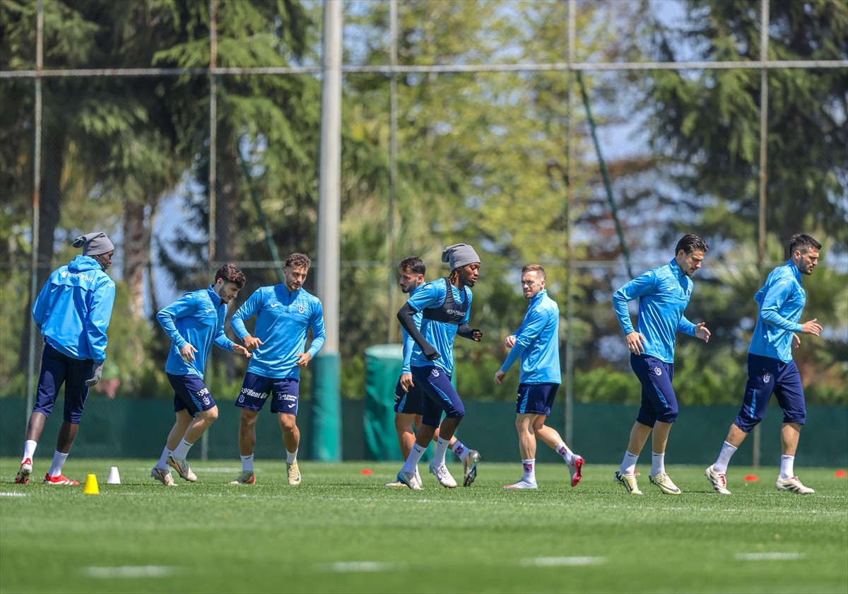 Trabzonspor, Trendyol Süper Lig'in 33. haftasında 27 Nisan'da deplasmanda Corendon Alanyaspor ile...