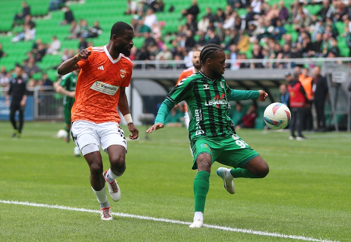 Trendyol 1. Lig'in 32. Haftasında Sakaryaspor ile Adanaspor, Yeni Sakarya Atatürk Stadı'nda...
