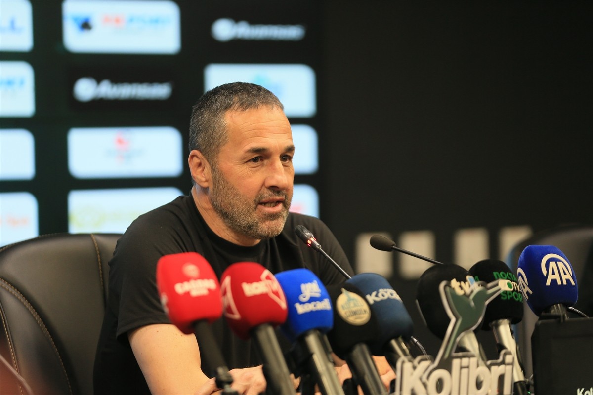 Trendyol 1. Lig'in 36. haftasında Kocaelispor'u 4-3 yenen Geosis Boluspor Teknik Direktörü Yalçın...