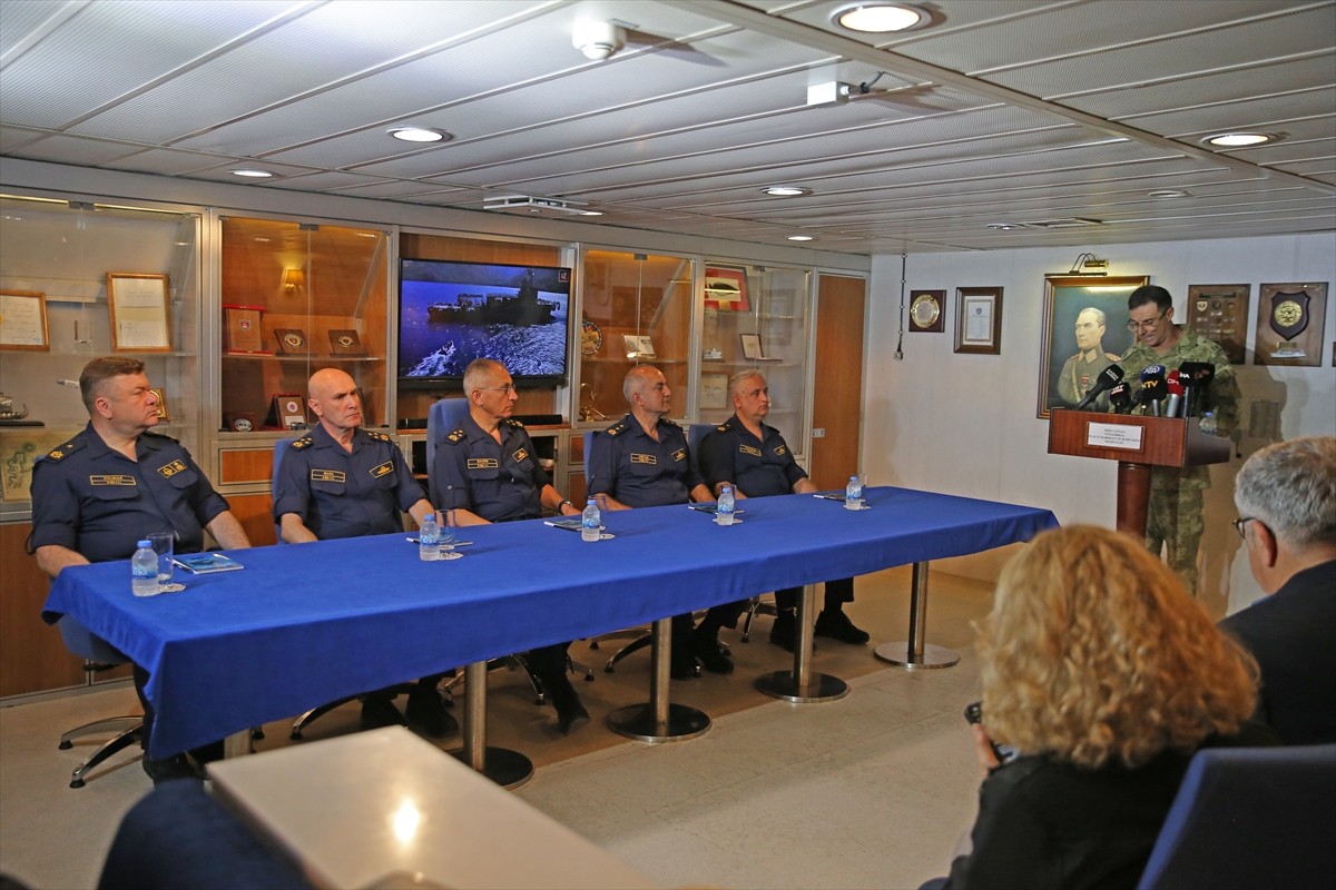 Türk Deniz, Kara ve Hava Kuvvetleri ile Sahil Güvenlik Komutanlığı unsurlarının katıldığı...