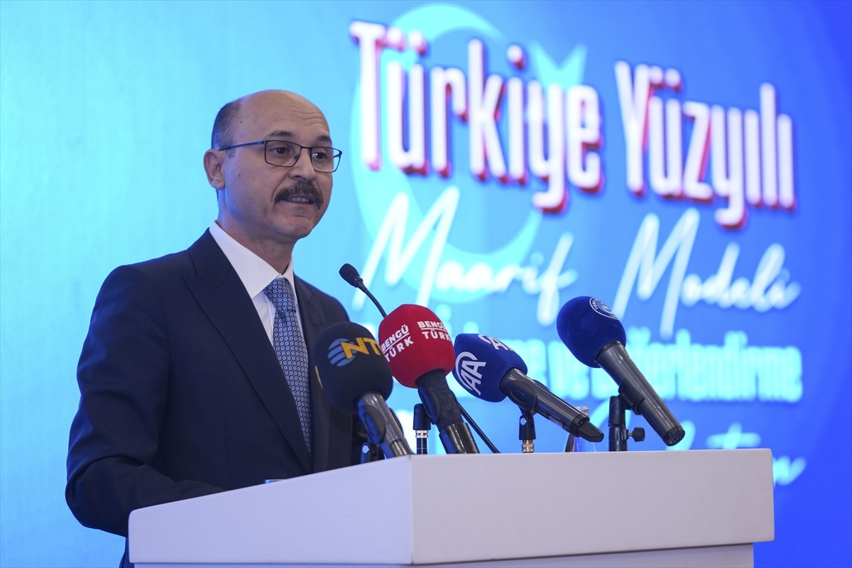 Türk Eğitim-Sen tarafından, Ankara'da bir otelde "Türkiye Yüzyılı Maarif Modeli İzleme ve...