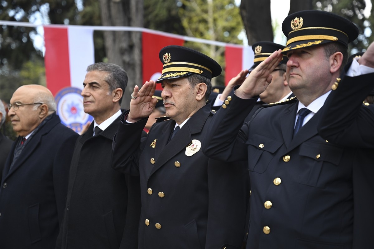 Türk Polis Teşkilatı'nın 180'inci kuruluş yıl dönümünü ve Polis Haftası dolayısıyla Edirnekapı...