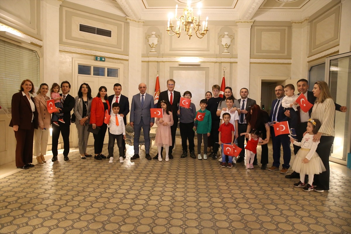 Türkiye'nin Belgrad Büyükelçisi İlhan Saygılı (sağda), 23 Nisan Ulusal Egemenlik ve Çocuk Bayramı...