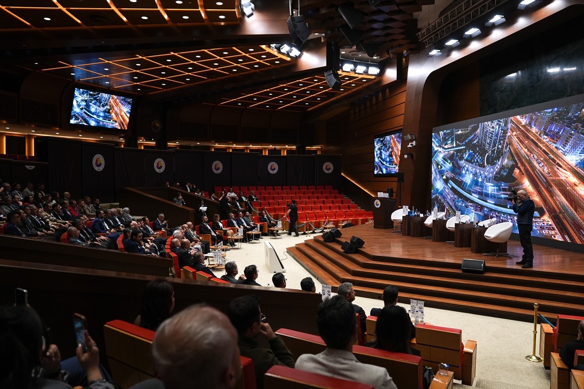 Türkiye Odalar ve Borsalar Birliği (TOBB) ev sahipliğinde, Türkiye İş Makinaları Distribütörleri...