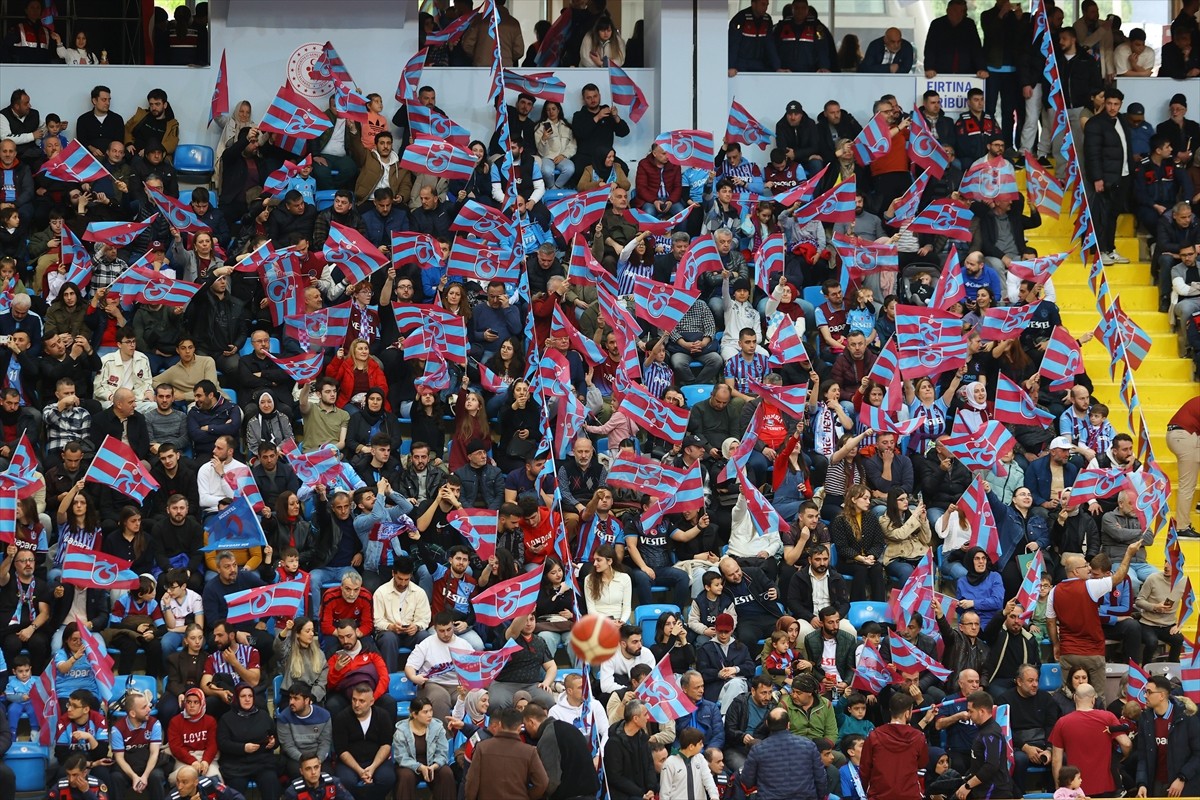 Türkiye Sigorta Türkiye Basketbol Lig'in 33. haftasında Trabzonspor ile Fenerbahçe Koleji Novotel...