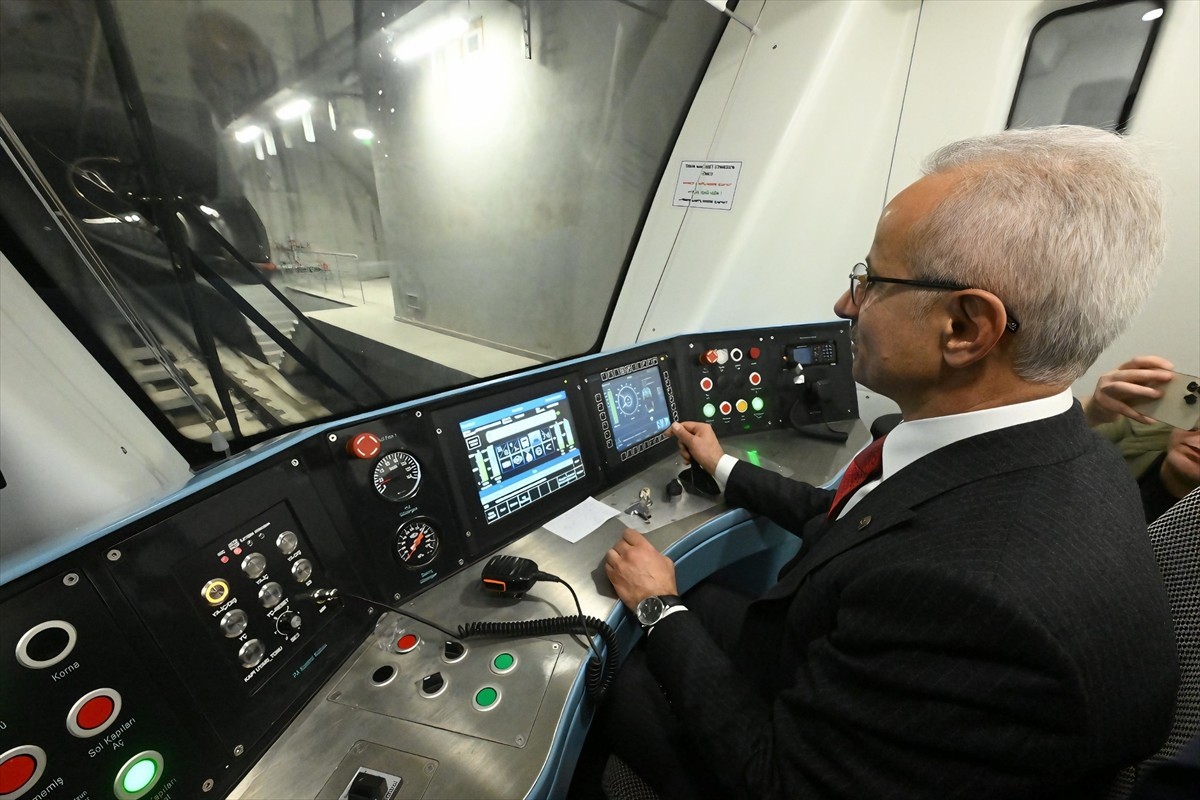 Ulaştırma ve Altyapı Bakanı Abdulkadir Uraloğlu, Başakşehir-Çam ve Sakura Şehir...