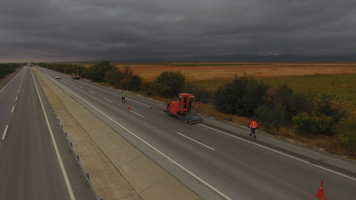 Ulaştırma ve Altyapı Bakanı Abdulkadir Uraloğlu, trafik güvenliğine dair sosyal medya hesabından...