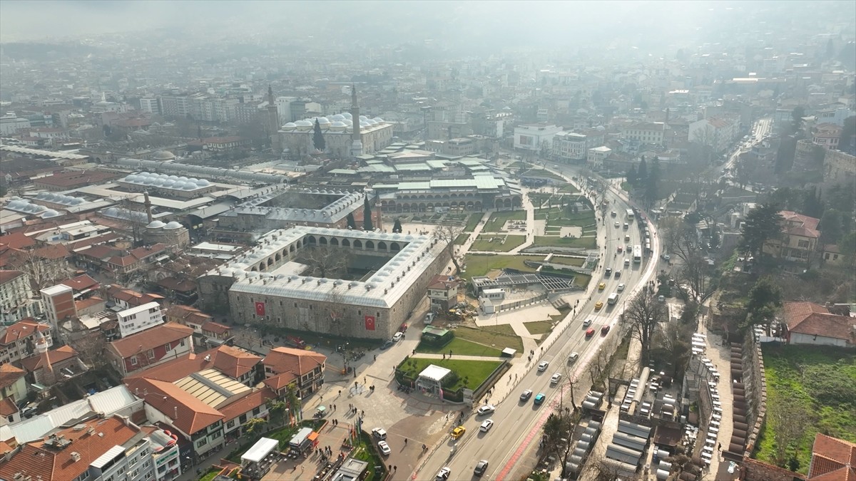 UNESCO Dünya Mirası Listesi'nde yer alan Bursa'daki Tarihi Hanlar ve Çarşılar Bölgesi...