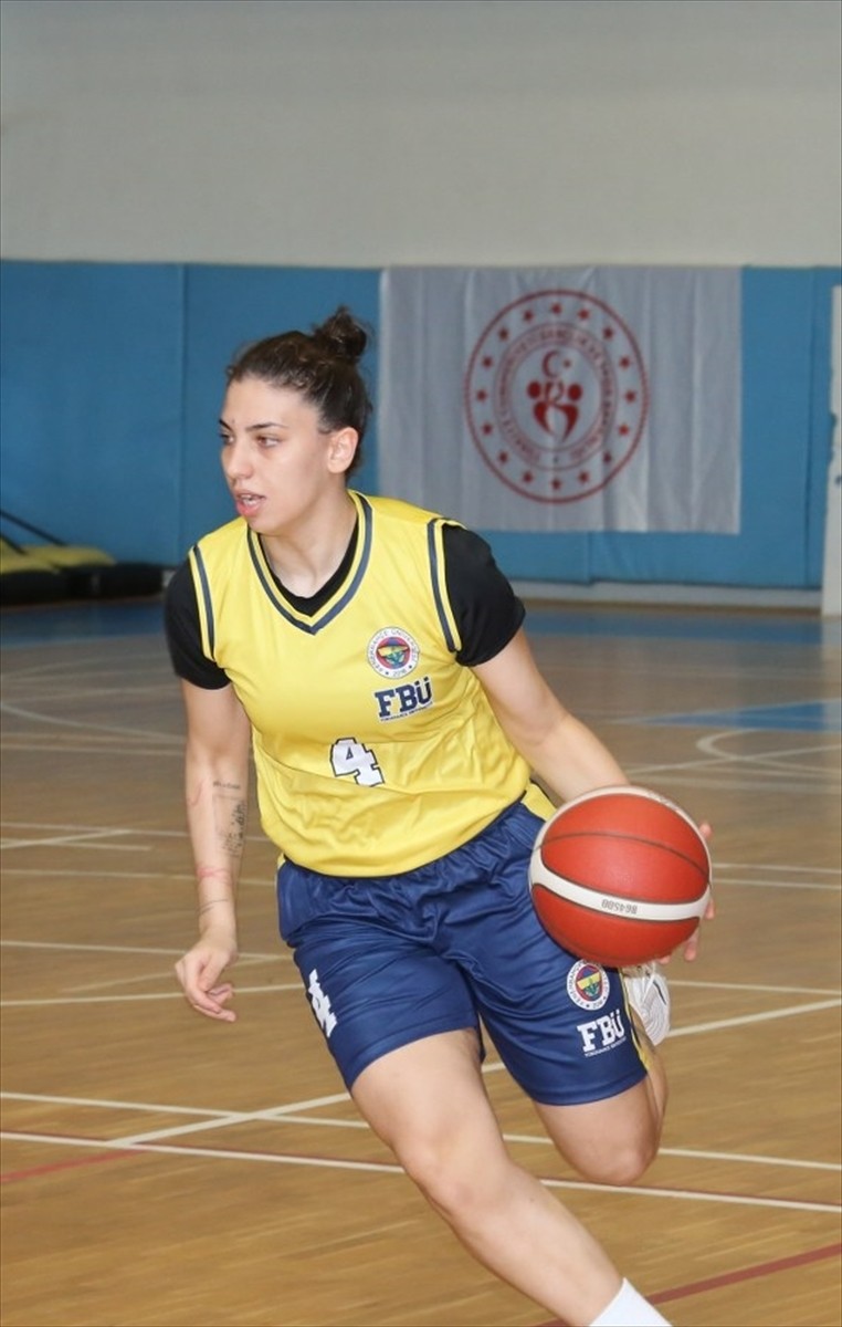 Üniversiteler Arası Spor Müsabakaları ile Halk Dansları Türkiye Şampiyonası, Antalya'da başladı....