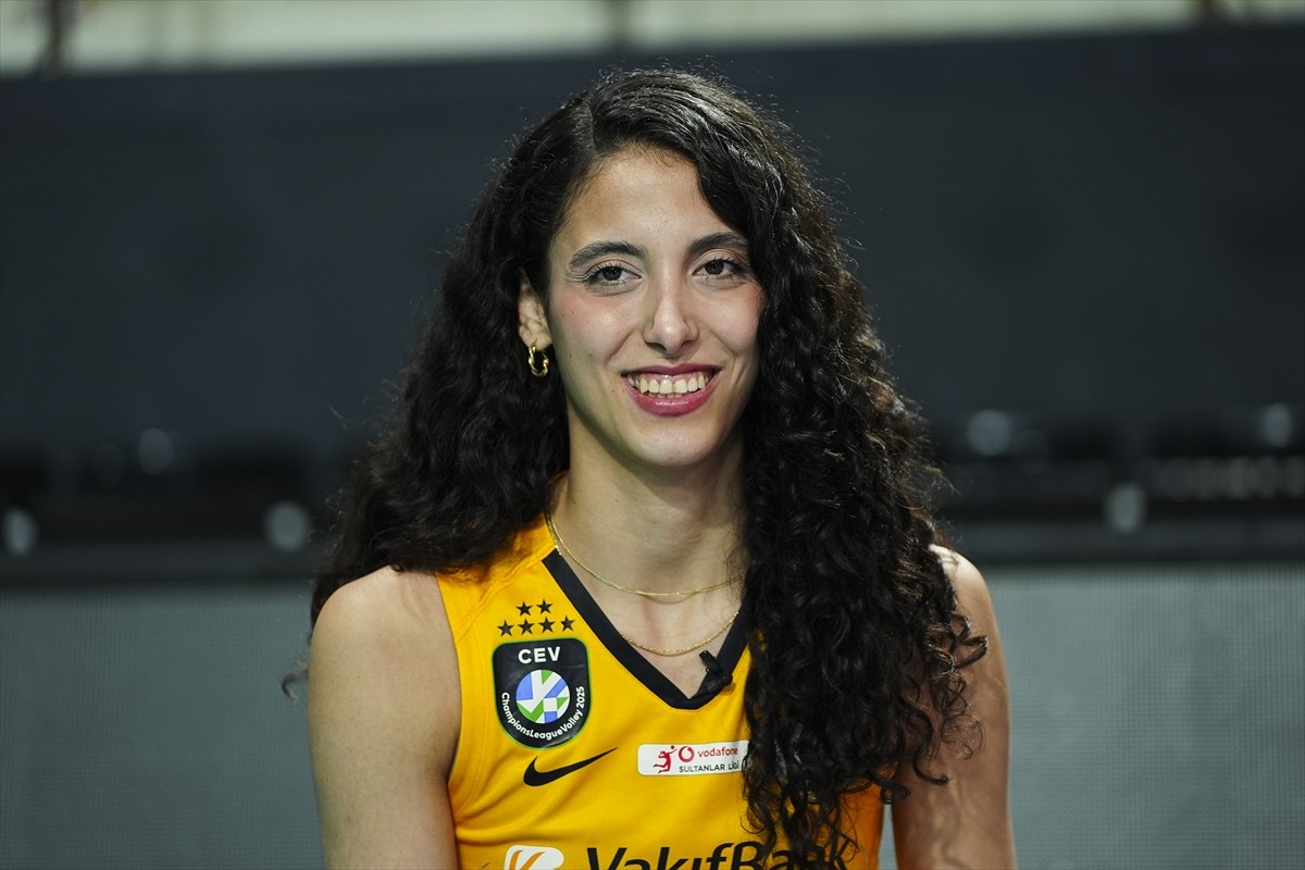 VakıfBank oyuncusu Deniz Uyanık, başantrenör Giovanni Guidetti ile çalışmasına ve CEV Şampiyonlar...