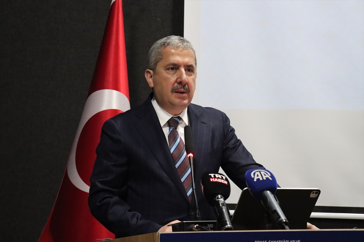 Valiliğin ev sahipliğinde Kültür ve Sanat Çarşısı'nda Ticaret Bakanlığı tarafından Kadın...