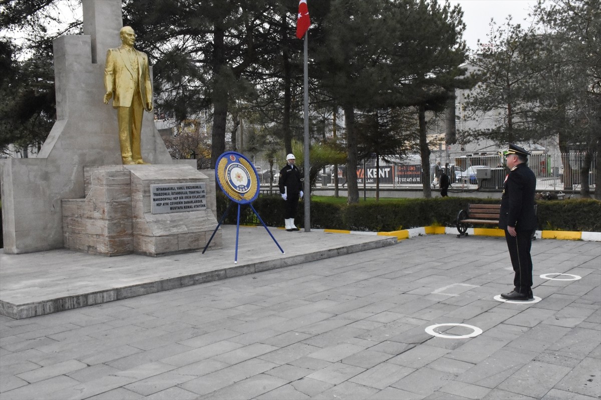 Van'da Türk Polis Teşkilatının 180. kuruluş yıl dönümü ve Polis Haftası dolayısıyla tören...