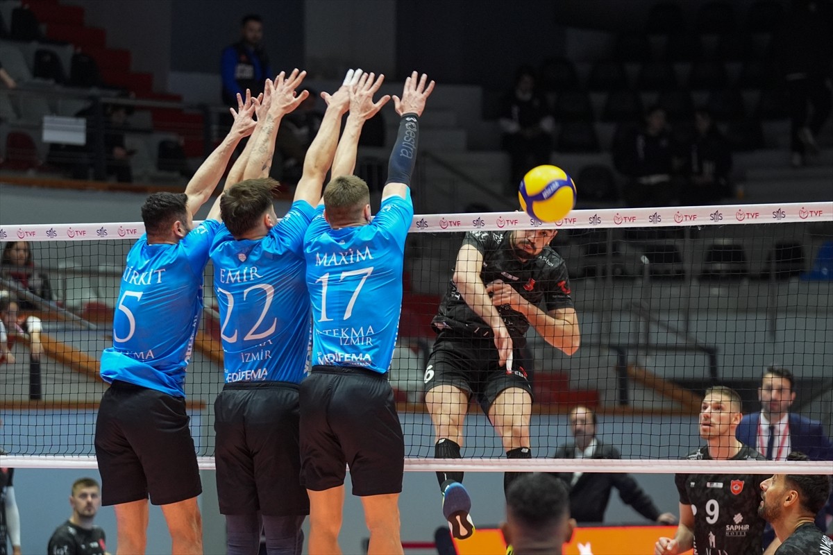 Voleybol SMS Grup Efeler Ligi play-off 5-6 etabı ilk maçında Altekma ile On Hotels Alanya...