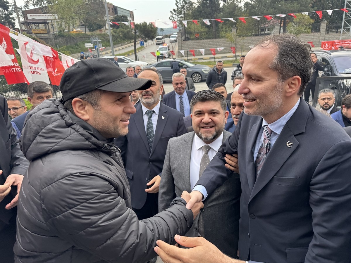 Yeniden Refah Partisi Genel Başkanı Fatih Erbakan, partisinin Bartın 3. Olağan İl Kongresi’ne...