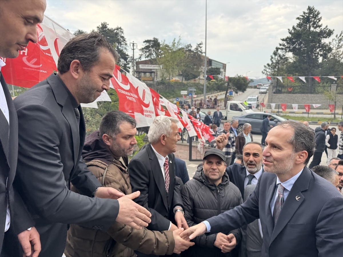 Yeniden Refah Partisi Genel Başkanı Fatih Erbakan, partisinin Bartın 3. Olağan İl Kongresi’ne...