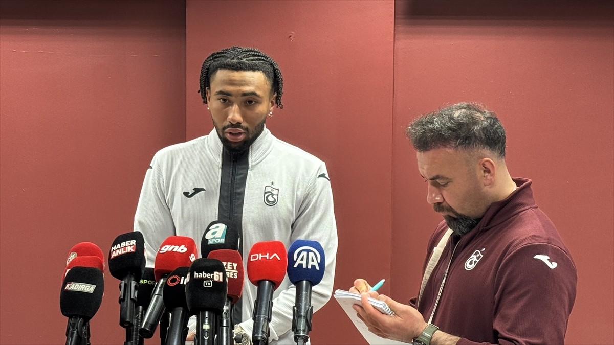 Ziraat Türkiye Kupası'nda Trabzonspor'un uzatma bölümünde attığı golle 3-2 mağlup ettiği Sipay...