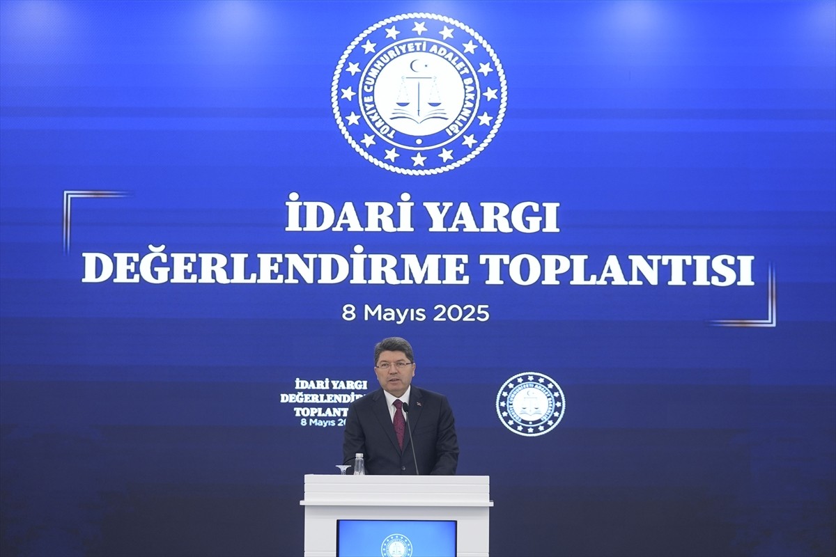 Adalet Bakanı Yılmaz Tunç, Ankara Hakimevi'nde düzenlenen İdari Yargı Değerlendirme Toplantısı'nda...