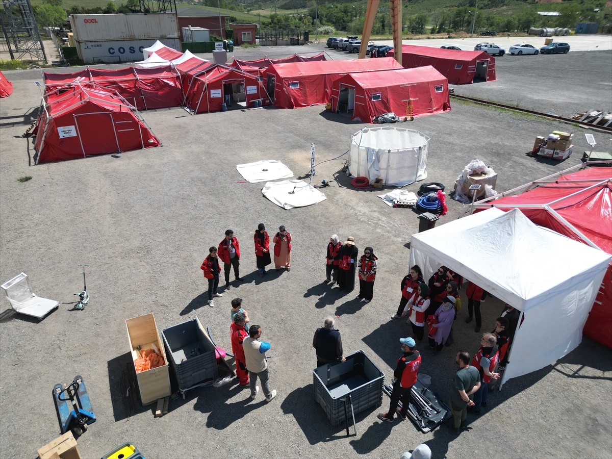 AID Uluslararası Doktorlar Derneğince, afet ve acil durumlarda dünyanın herhangi bir noktasında...