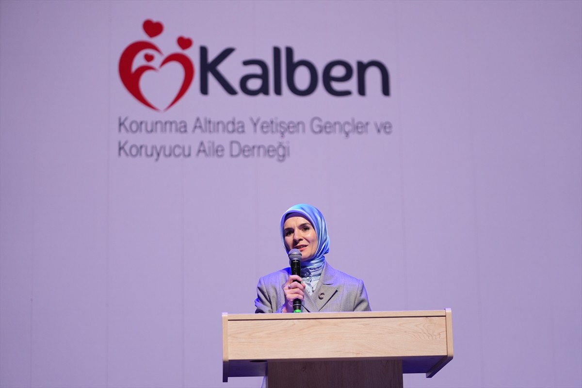 Aile ve Sosyal Hizmetler Bakanı Mahinur Özdemir Göktaş, Koruma Altında Yetişen Gençler ve Koruyucu...