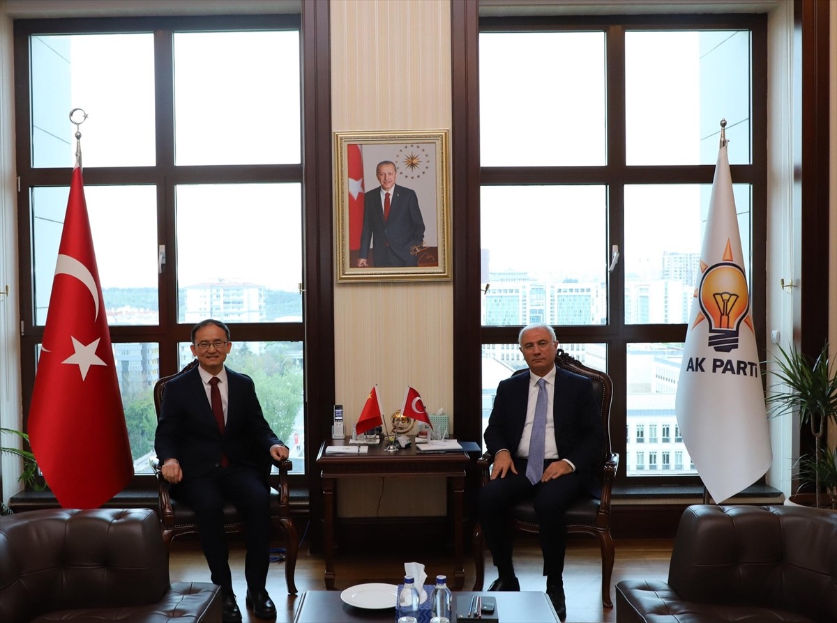 AK Parti Genel Başkanvekili Efkan Ala, Çin'in Ankara Büyükelçisi Ciang Şüebin ile AK Parti Genel...