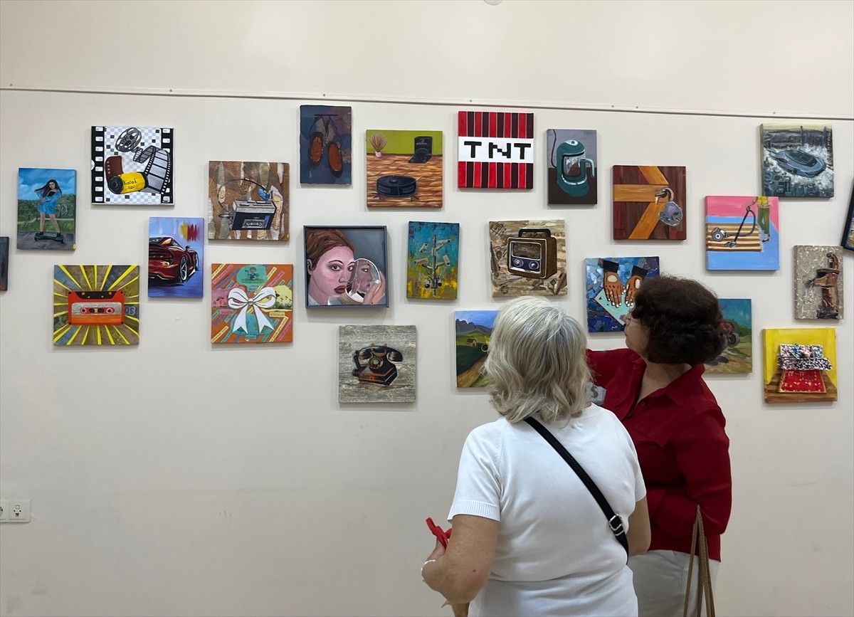 Antalya'da düzenlenen "Gençliğim-Gençliğin" isimli resim sergisi, 19 Mayıs Atatürk'ü Anma Gençlik...