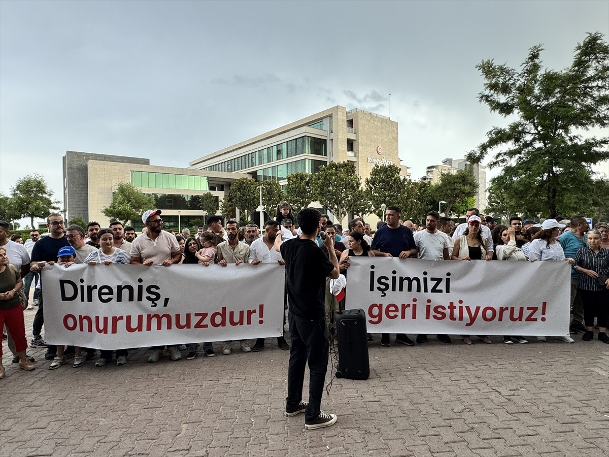 Antalya'da Konyaaltı Belediyesi tarafından işten çıkarılan 67 çalışan görevlerine dönmek için...