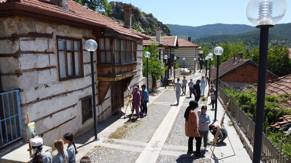 Antalya'nın Akseki ilçesinde, öğrencilerin tarihi ve kültürel mirası yakından tanımaları için...