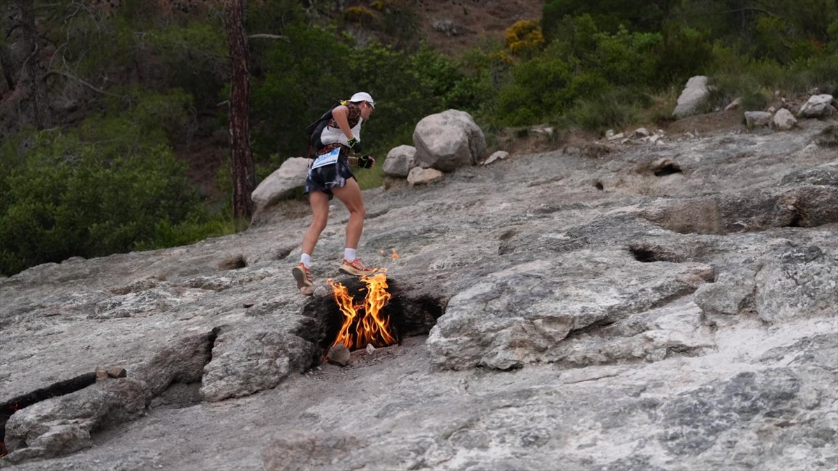 Antalya'nın Kemer ilçesinde düzenlenen 11. Corendon Tahtalı Run To Sky yarışları, sona erdi. Bu...