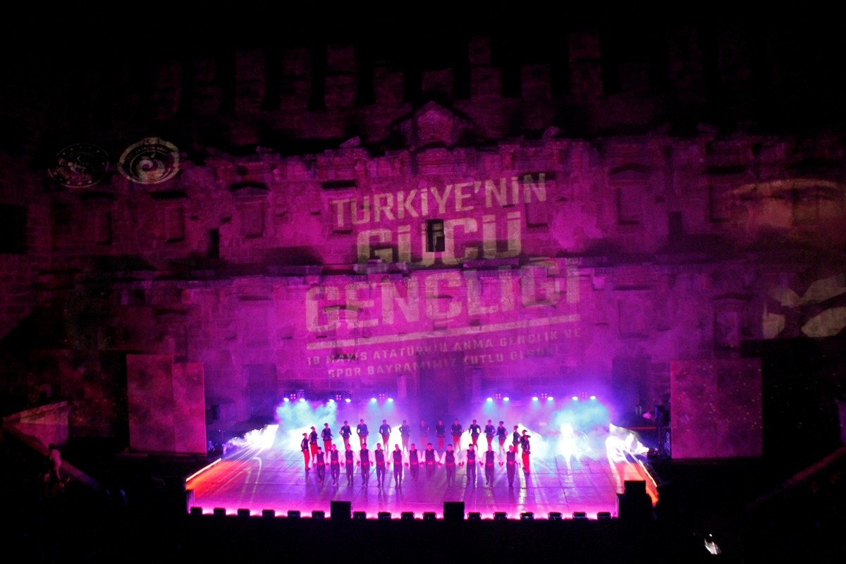 Antalya'nın Serik ilçesindeki Aspendos Antik Tiyatrosu'nda, 19 Mayıs Atatürk'ü Anma Gençlik ve...