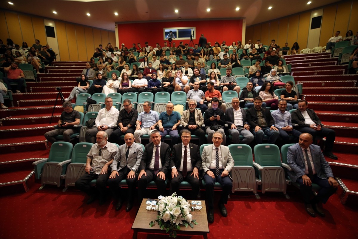 Aydın Adnan Menderes Üniversitesi (ADÜ) Atatürk Kongre Merkezi İsa Bey Salonu'nda Türk Dünyasında...